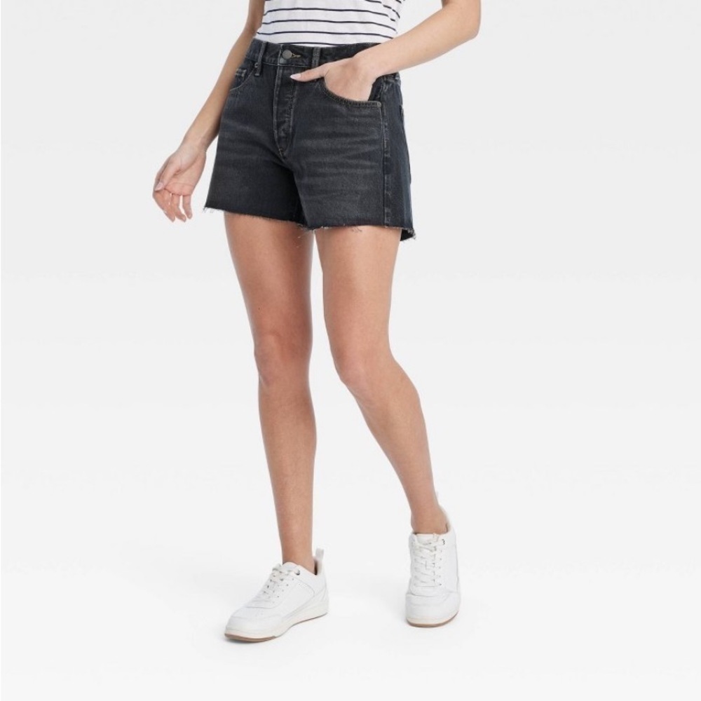 Women's Mid-Rise 90's Baggy Denim Shorts
- Universal Thread™ Black Wash